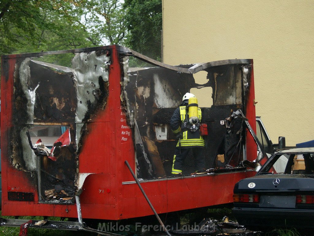 Brand Frittenwagen Pkw Koeln Vingst Passauerstr P50.JPG